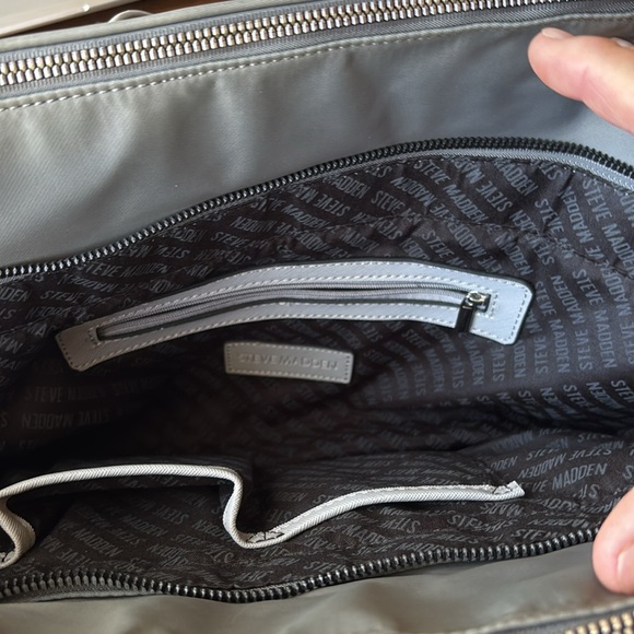 Steve Madden laptop purse, bag, satchel, so much space, pocket’s, messenger bag. - Picture 10 of 10